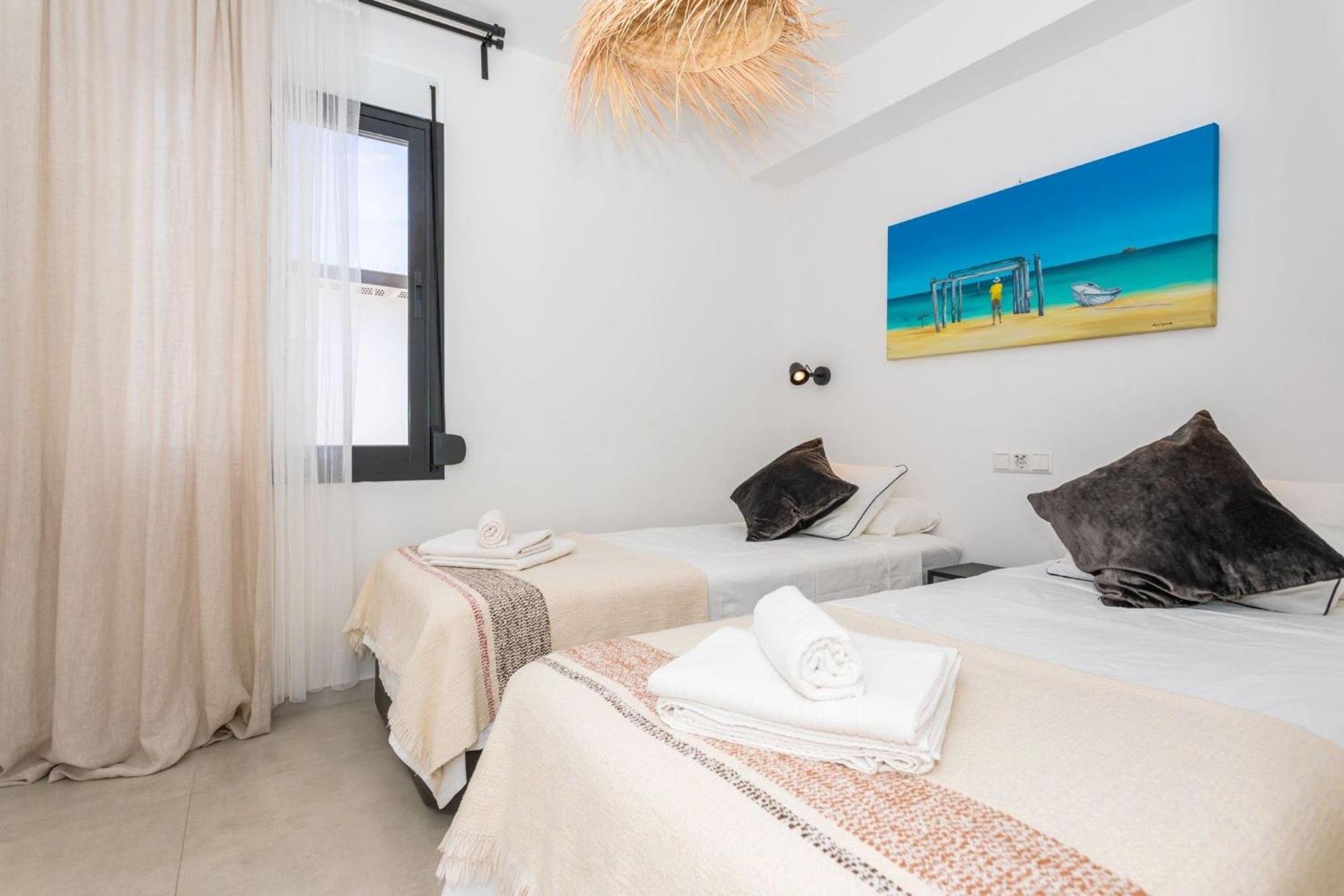 La Cala Beach Home - Beachfront Few Steps Away From Sandy Beach La Cala De Mijas Bagian luar foto
